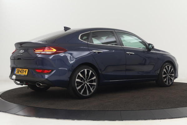 Hyundai i30 Fastback 1.4 T-GDI Premium | Trekhaak | Carplay | Full LED | Half leder | Keyless | Navigatie | Camera | Climate control | PDC | Cruise control