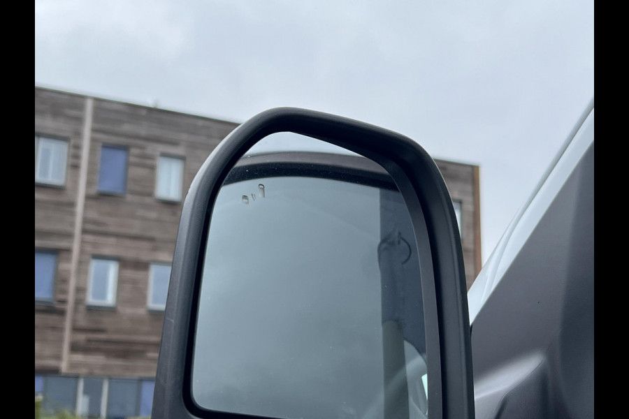 Ford Transit Custom 280 2.0 TDCI L1H1 Trend Zuid | Automaat | Nieuw model | Adaptive cruise control | Trekhaak | Stoelverwarming | Scherm | Laadruimte bescherming