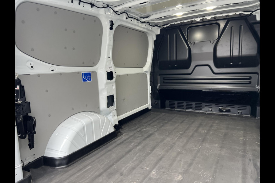 Ford Transit Custom 280 2.0 TDCI L1H1 Trend Zuid | Automaat | Nieuw model | Adaptive cruise control | Trekhaak | Stoelverwarming | Scherm | Laadruimte bescherming