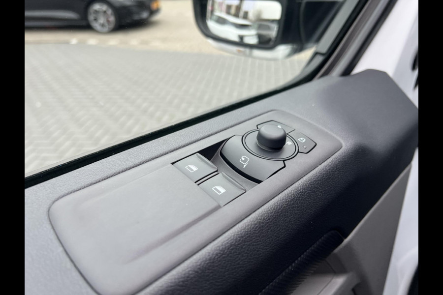 Ford Transit Custom 280 2.0 TDCI L1H1 Trend Zuid | Automaat | Nieuw model | Adaptive cruise control | Trekhaak | Stoelverwarming | Scherm | Laadruimte bescherming