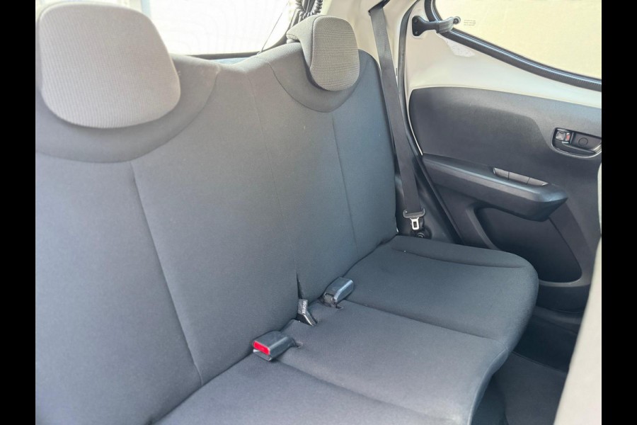 Toyota Aygo 1.0 VVT-i x-now, airco, 5 deurs,Nederlandse auto met nationale auto pas