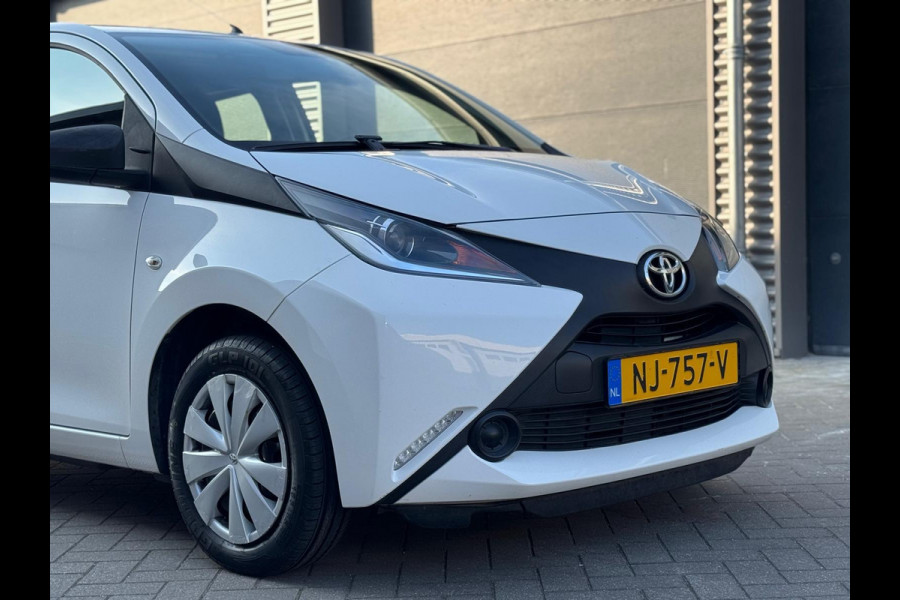 Toyota Aygo 1.0 VVT-i x-now, airco, 5 deurs,Nederlandse auto met nationale auto pas