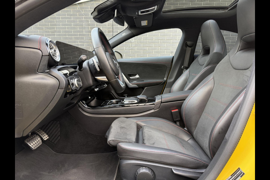 Mercedes-Benz CLA-Klasse 220 AMG-Line | Panodak | Sfeerverlichting |