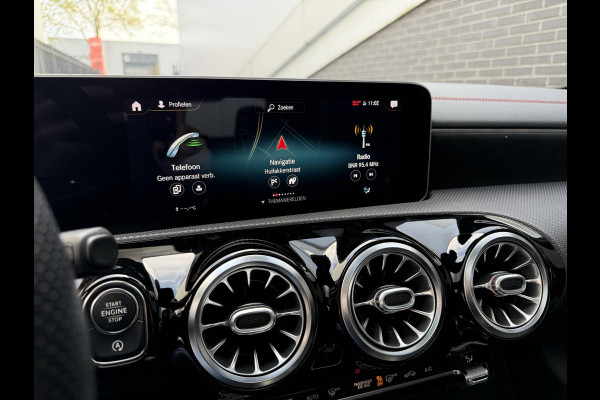 Mercedes-Benz CLA-Klasse 220 AMG-Line | Panodak | Sfeerverlichting |