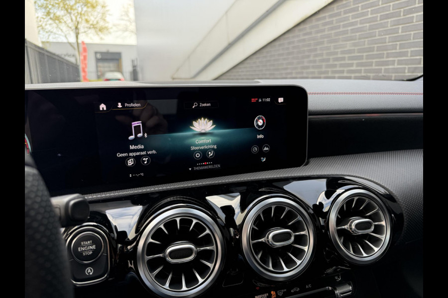 Mercedes-Benz CLA-Klasse 220 AMG-Line | Panodak | Sfeerverlichting |