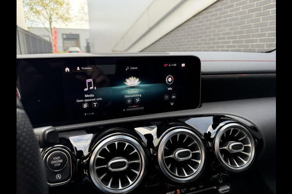 Mercedes-Benz CLA-Klasse 220 AMG-Line | Panodak | Sfeerverlichting |