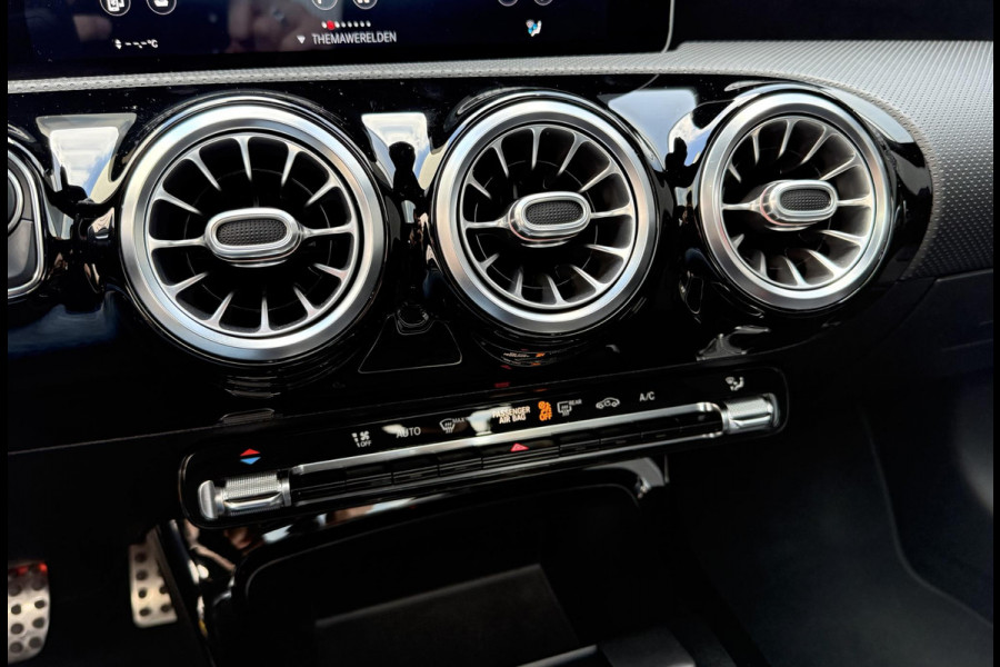 Mercedes-Benz CLA-Klasse 220 AMG-Line | Panodak | Sfeerverlichting |