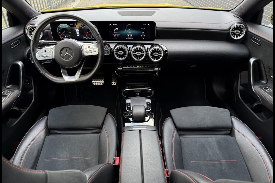 Mercedes-Benz CLA-Klasse 220 AMG-Line | Panodak | Sfeerverlichting |