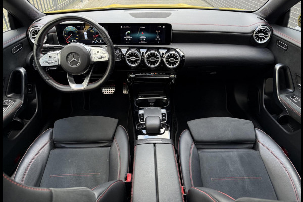 Mercedes-Benz CLA-Klasse 220 AMG-Line | Panodak | Sfeerverlichting |