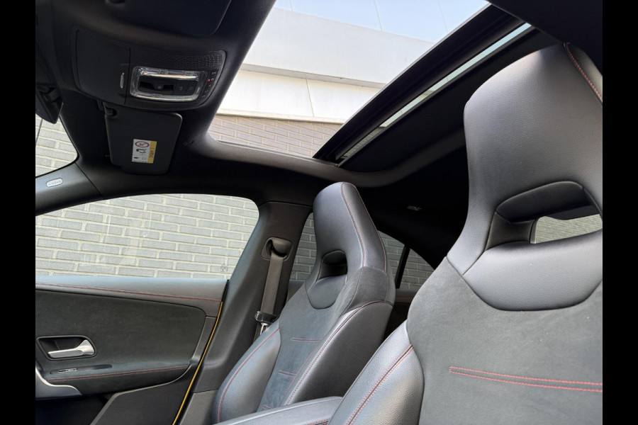 Mercedes-Benz CLA-Klasse 220 AMG-Line | Panodak | Sfeerverlichting |