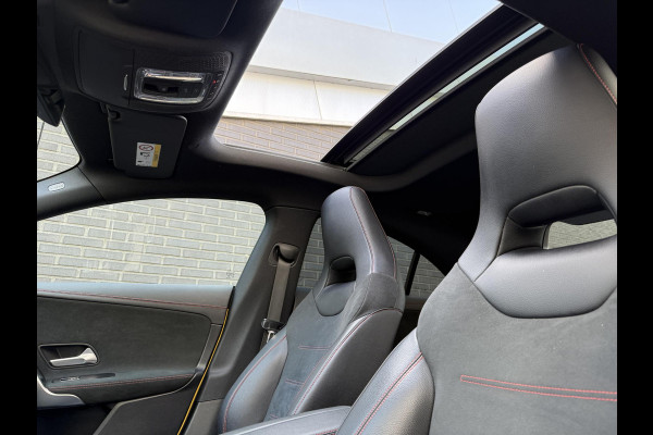 Mercedes-Benz CLA-Klasse 220 AMG-Line | Panodak | Sfeerverlichting |