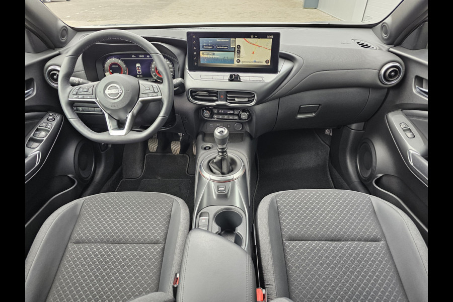 Nissan Juke 1.0-114 pk DIG-T N-Connecta -NIEUWSTE MODEL- Maar liefst ruim €. 11.000,- VOORDEEL: van €. 37.250,- voor €. 25.895,-  ! Slechts 2.800km ! Navigatie, Climate cntrl, Cruise Cntrl, Lane Assist. Metallic lak, LM wielen, Stoel-, stuur- en voorraamverw., Keyless