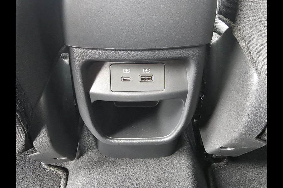 Nissan Juke 1.0-114 pk DIG-T N-Connecta -NIEUWSTE MODEL- Maar liefst ruim €. 11.000,- VOORDEEL: van €. 37.250,- voor €. 25.895,-  ! Slechts 2.800km ! Navigatie, Climate cntrl, Cruise Cntrl, Lane Assist. Metallic lak, LM wielen, Stoel-, stuur- en voorraamverw., Keyless