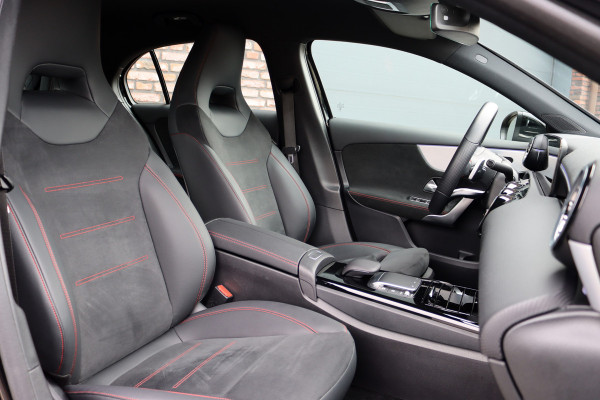 Mercedes-Benz A-Klasse 250 e AMG Line Aut8 | Head-up Display | Trekhaak | Keyless Go | Apple Carplay/Android Auto | Advanced Sound System | Camera |