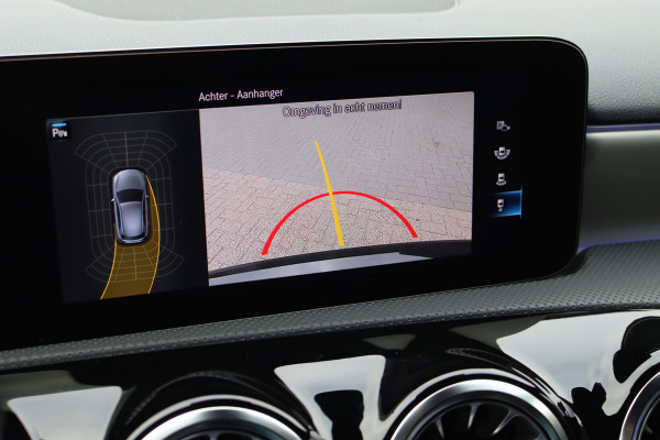 Mercedes-Benz A-Klasse 250 e AMG Line Aut8 | Head-up Display | Trekhaak | Keyless Go | Apple Carplay/Android Auto | Advanced Sound System | Camera |