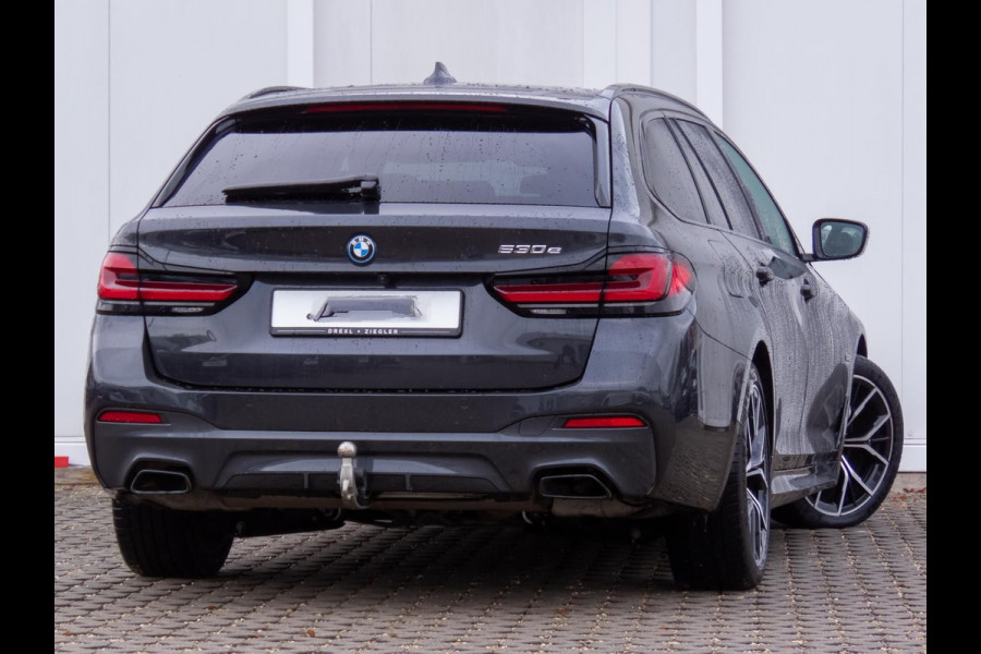 BMW 5 Serie Touring 530e M-SPORT ** LASER, LEDER, PANORAMA, TREKH, SOPHISTO GRAU ** € 38.000,= onder NP - Ex BMW-AG ** ! 2DE PAASDAG GEOPEND VAN 10:00 T/M 17:00 UUR !