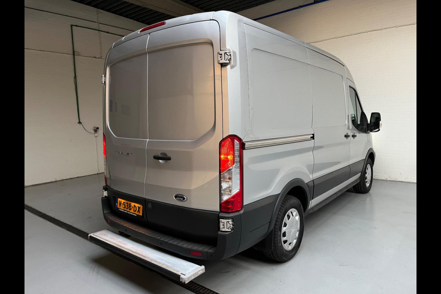 Ford Transit Servicewagen 350 2.0 TDCI euro6 L2H2 Trend 3Persoons Sortimo inrichting Airco Camera Grijs metallic RIJKLAARPRIJS!