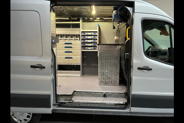Ford Transit Servicewagen 350 2.0 TDCI euro6 L2H2 Trend 3Persoons Sortimo inrichting Airco Camera Grijs metallic RIJKLAARPRIJS!