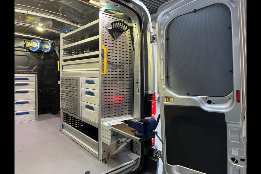 Ford Transit Servicewagen 350 2.0 TDCI euro6 L2H2 Trend 3Persoons Sortimo inrichting Airco Camera Grijs metallic RIJKLAARPRIJS!