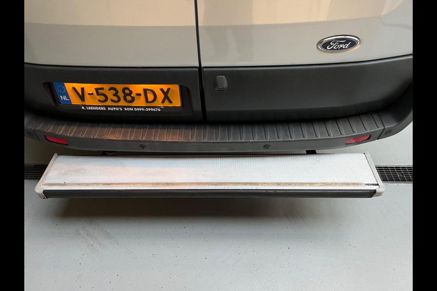 Ford Transit Servicewagen 350 2.0 TDCI euro6 L2H2 Trend 3Persoons Sortimo inrichting Airco Camera Grijs metallic RIJKLAARPRIJS!
