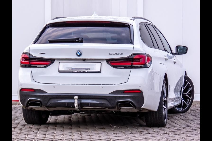 BMW 5 Serie Touring 530e xDrive M-SPORT ** LASER, LEDER, PANORAMA, TREKH, HuD, H&K Sound, 19-inch LMV ** € 37.900,= onder NP - Ex-BMW AG ** ! 2DE PAASDAG GEOPEND VAN 10:00 T/M 17:00 UUR !