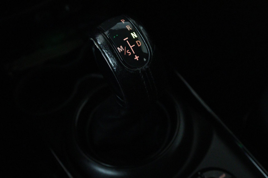 MINI Clubman 1.5 One Chili Automaat (NAVIGATIE, PARKEERSENSOREN, STOELV, CLIMATE CONTROL, GOED ONDERHOUDEN)