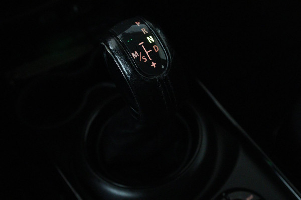 MINI Clubman 1.5 One Chili Automaat (NAVIGATIE, PARKEERSENSOREN, STOELV, CLIMATE CONTROL, GOED ONDERHOUDEN)