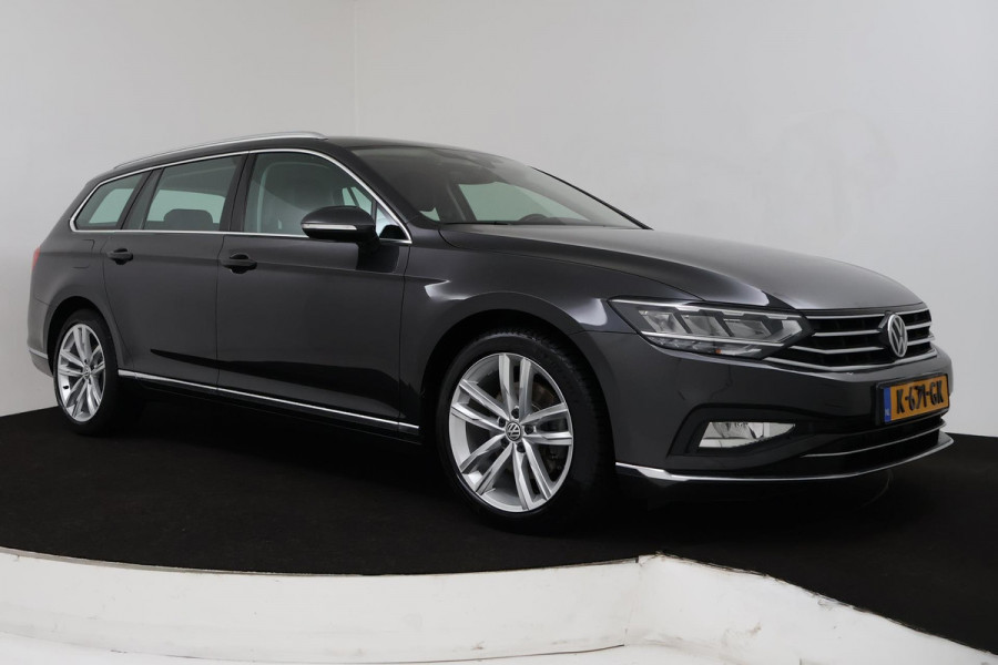 Volkswagen Passat Variant 1.5 TSI Elegance Business R Automaat (CAMERA, NAVIGATIE, AFNEEMBARE TREKHAAK, PDC, ADAPTIVE, GOED ONDH)