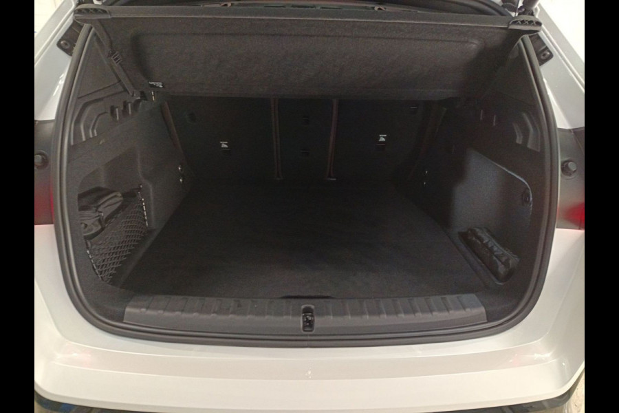 BMW iX1 xDrive30 (67 kWh) M-SPORT ** LED, BRUIN LEDER, PANORAMA, TREKH, ACC, H&K SOUND, 20-inch LMV ** 26k onder NP - EX BMW-AG ** ! 2DE PAASDAG GEOPEND VAN 10:00 T/M 17:00 UUR !