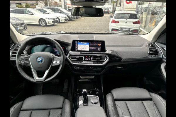 BMW X3 xDrive30e ** LED, LEDER, TREKH, 19-inch LMV, STANDK, HiFi, DRIVING ASS ** € 25.400,= onder NP - 1e EIG ** ! 2DE PAASDAG GEOPEND VAN 10:00 T/M 17:00 UUR !