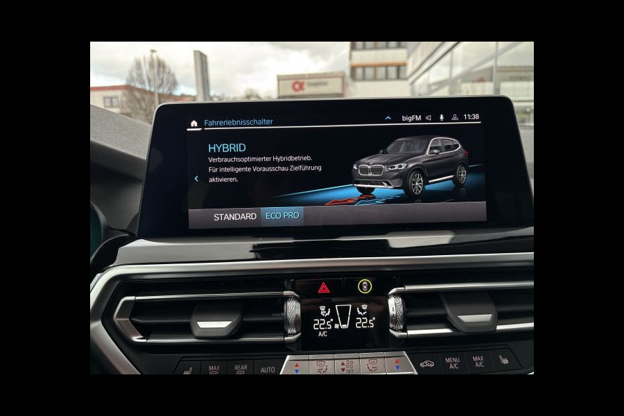 BMW X3 xDrive30e ** LED, LEDER, TREKH, 19-inch LMV, STANDK, HiFi, DRIVING ASS ** € 25.400,= onder NP - 1e EIG ** ! 2DE PAASDAG GEOPEND VAN 10:00 T/M 17:00 UUR !