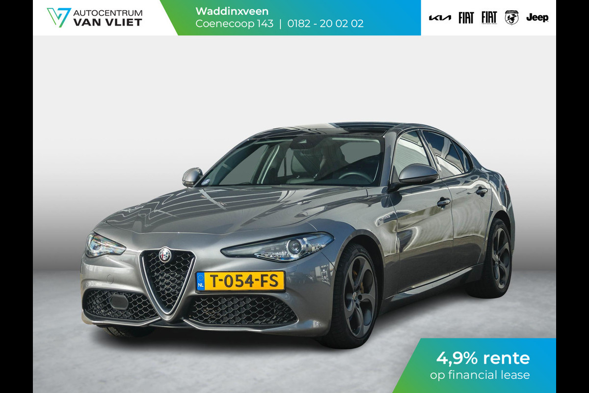 Alfa Romeo Giulia 2.0 Turbo Aut. 280pk AWD Veloce | Schuif/Kanteldak | Stoel- en Stuurverwarming | 18" | Xenon | Flippers Alfa Romeo Giulia 2.0 Turbo Aut. 280pk AWD Veloce | Schuif/Kanteldak | Stoel- en Stuurverwarming | 18" | Xenon | Flippers