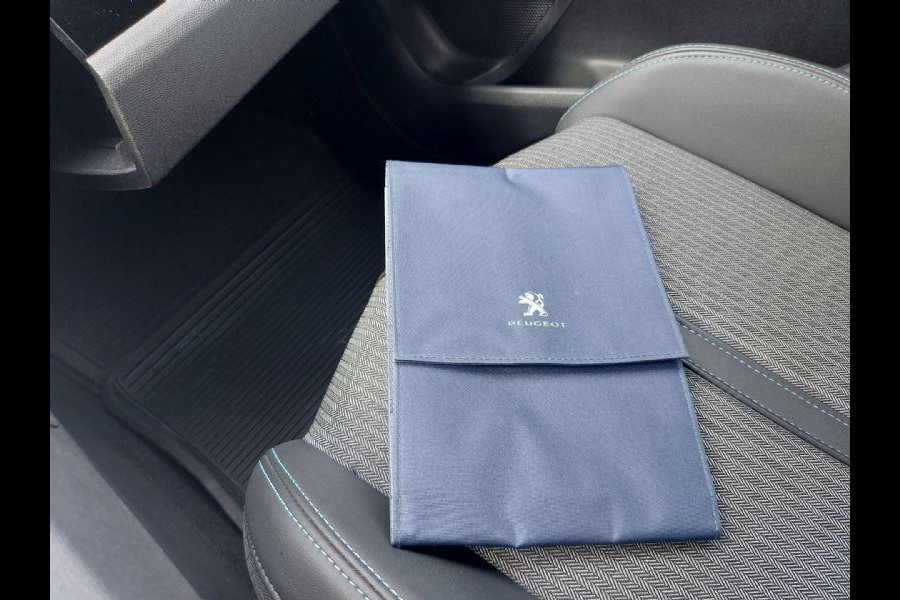 Peugeot 3008 1.6 HYbrid 225 Blue Lease Allure