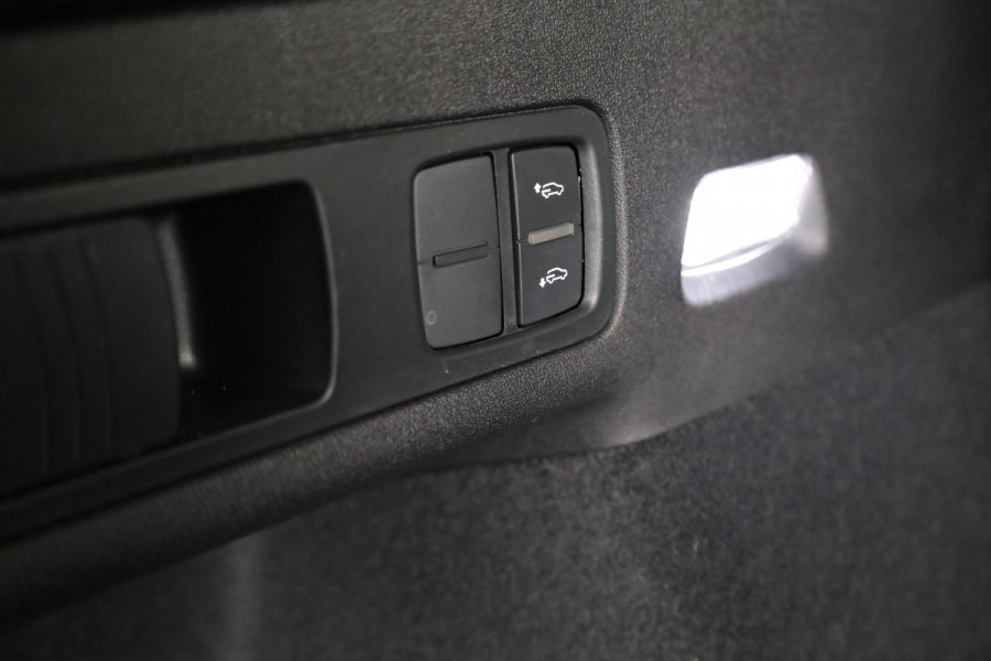Audi Q6 e-tron Advanced edition performance 100 kWh 306pk Panoramadak | Lederen bekleding | Pack tech Pro | Stoelventilatie