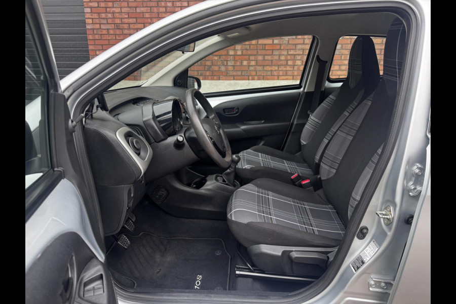 Peugeot 108 1.0 e-VTi Active / Navigatie Tom Tom / Airco / Bluetooth / NED-108 / C.V. Met Afstandsbediening + Elek. Pakket