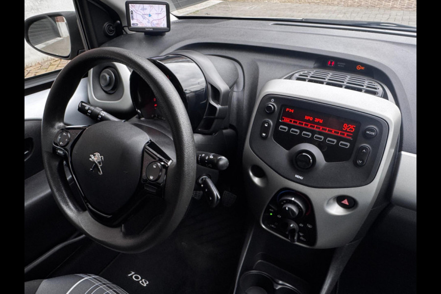 Peugeot 108 1.0 e-VTi Active / Navigatie Tom Tom / Airco / Bluetooth / NED-108 / C.V. Met Afstandsbediening + Elek. Pakket