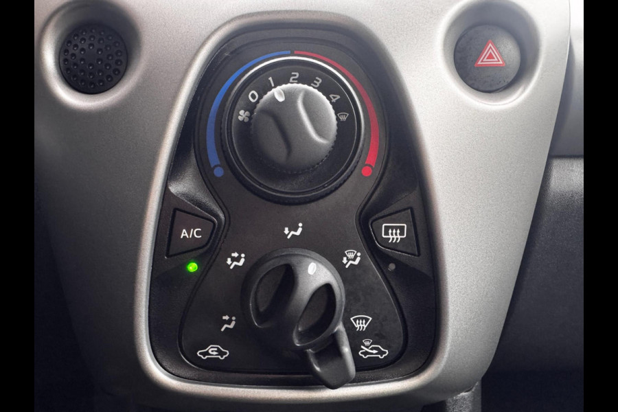 Peugeot 108 1.0 e-VTi Active / Navigatie Tom Tom / Airco / Bluetooth / NED-108 / C.V. Met Afstandsbediening + Elek. Pakket