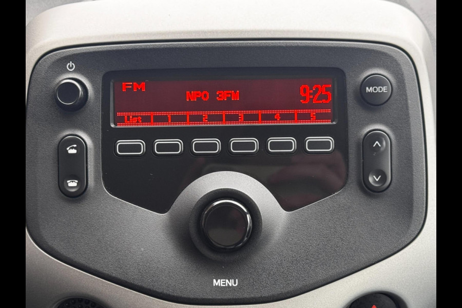 Peugeot 108 1.0 e-VTi Active / Navigatie Tom Tom / Airco / Bluetooth / NED-108 / C.V. Met Afstandsbediening + Elek. Pakket