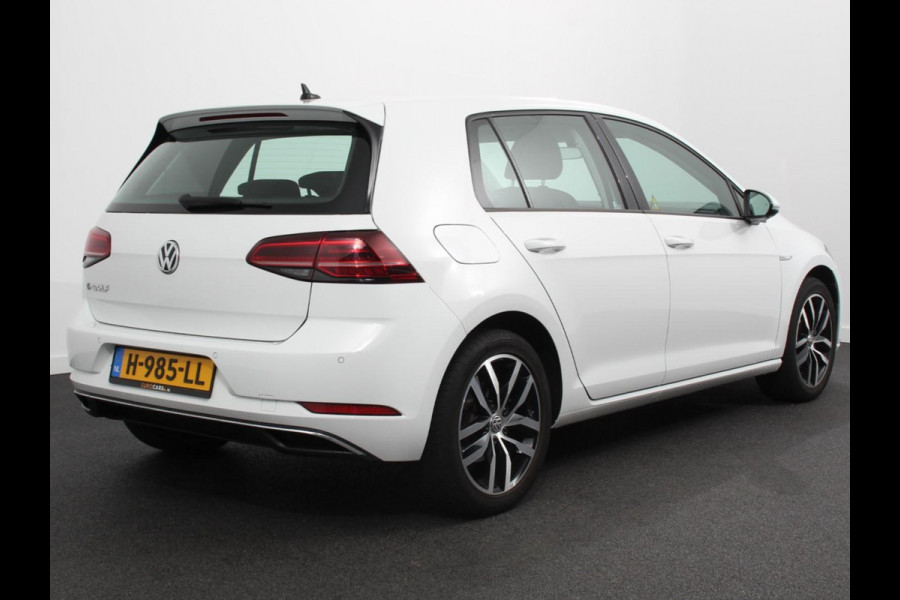 Volkswagen e-Golf e-Golf Edition | Digitale Cockpit | Navigatie | Climate Control | Cruise control adaptief | Camera | Parkeer sensoren | Lichtmetalen Velgen 17" |