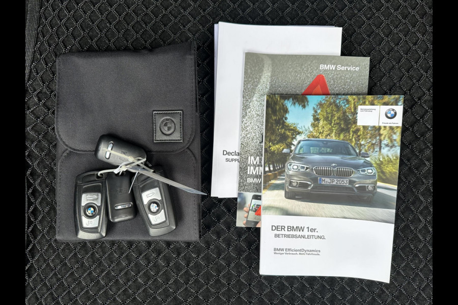 BMW 1-serie 118i Executive 1e Eigenaar,Airco,Cruise,Stoelverwarming,PDC Achter,Bluetooth,6-bak,LM Velgen,APK tot 09-2026