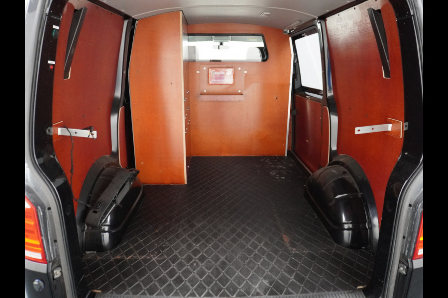 Volkswagen Transporter 2.0TDI 150PK Autom. Highline Leder Navi Pdc Voorruitverwarming Cruise Control Regen/Lichtsensor Lmv 2X Schuifdeur Rubbervloer Wandbetimmering Sidebars Achterklep 1e Eigenaar Euro 6