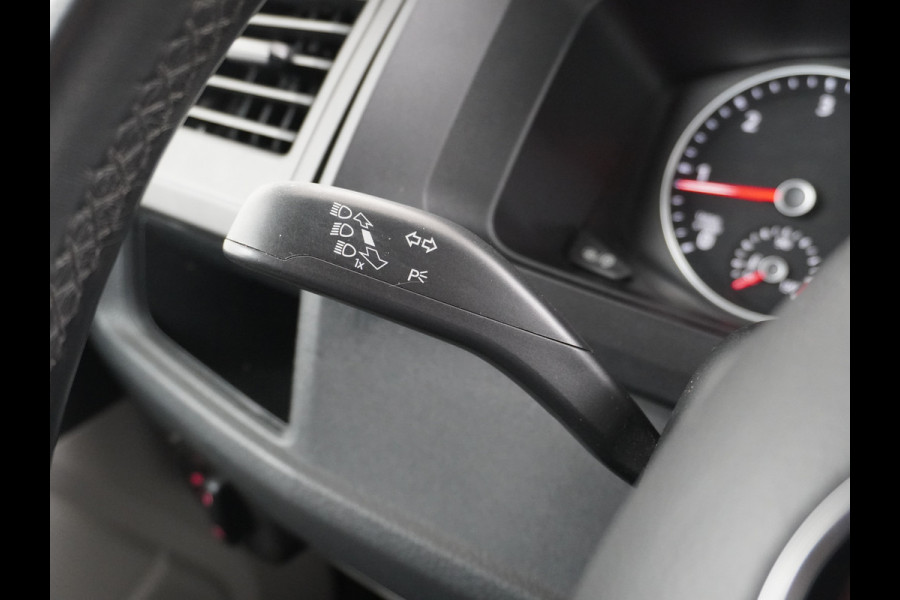 Volkswagen Transporter 2.0TDI 150PK Autom. Highline Leder Navi Pdc Voorruitverwarming Cruise Control Regen/Lichtsensor Lmv 2X Schuifdeur Rubbervloer Wandbetimmering Sidebars Achterklep 1e Eigenaar Euro 6