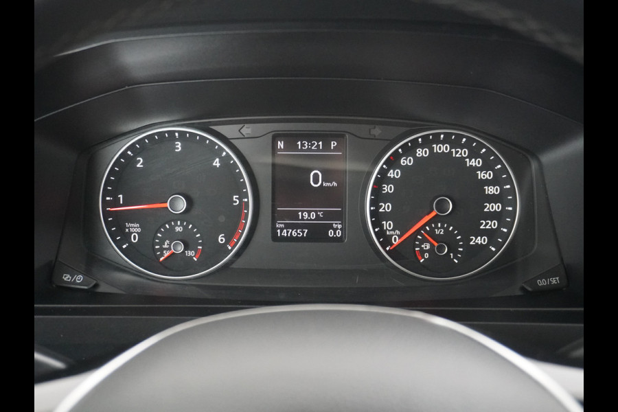 Volkswagen Transporter 2.0TDI 150PK Autom. Highline Leder Navi Pdc Voorruitverwarming Cruise Control Regen/Lichtsensor Lmv 2X Schuifdeur Rubbervloer Wandbetimmering Sidebars Achterklep 1e Eigenaar Euro 6