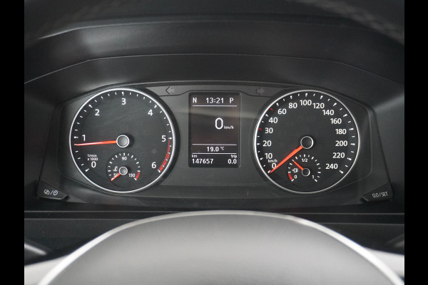 Volkswagen Transporter 2.0TDI 150PK Autom. Highline Leder Navi Pdc Voorruitverwarming Cruise Control Regen/Lichtsensor Lmv 2X Schuifdeur Rubbervloer Wandbetimmering Sidebars Achterklep 1e Eigenaar Euro 6