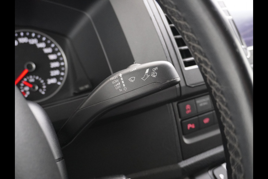 Volkswagen Transporter 2.0TDI 150PK Autom. Highline Leder Navi Pdc Voorruitverwarming Cruise Control Regen/Lichtsensor Lmv 2X Schuifdeur Rubbervloer Wandbetimmering Sidebars Achterklep 1e Eigenaar Euro 6