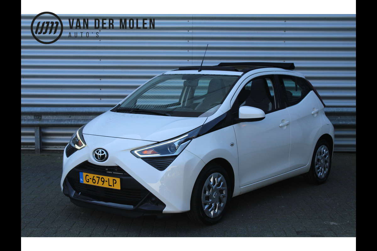 Toyota Aygo 1.0 VVT-i 73pk x-play limited Cabrio NL-Auto NAP 10 jaar Garantie Airco Camera Carplay CPV El. Ramen 1e Eigenaar Toyota Aygo 1.0 VVT-i 73pk x-play limited Cabrio NL-Auto NAP 10 jaar Garantie Airco Camera Carplay CPV El. Ramen 1e Eigenaar