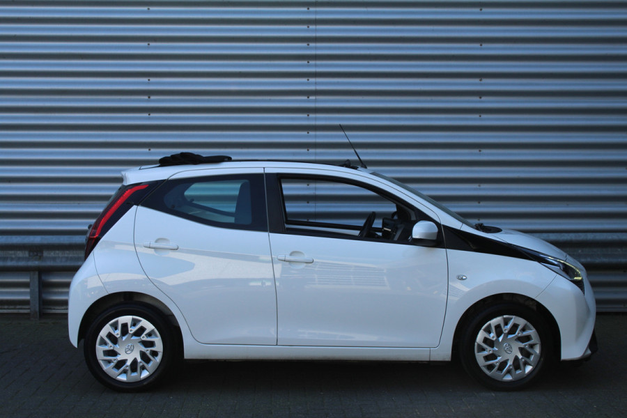 Toyota Aygo 1.0 VVT-i 73pk x-play limited Cabrio NL-Auto NAP 10 jaar Garantie Airco Camera Carplay CPV El. Ramen 1e Eigenaar