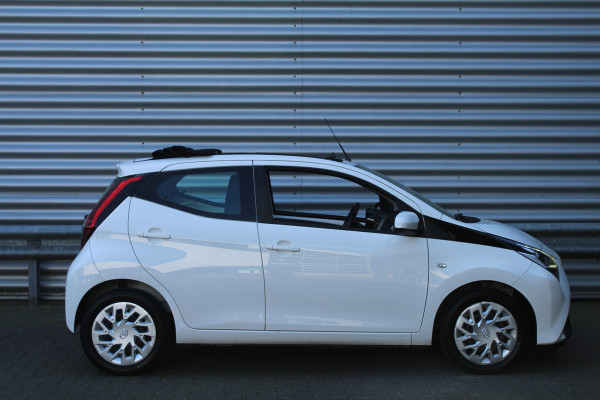 Toyota Aygo 1.0 VVT-i 73pk x-play limited Cabrio NL-Auto NAP 10 jaar Garantie Airco Camera Carplay CPV El. Ramen 1e Eigenaar