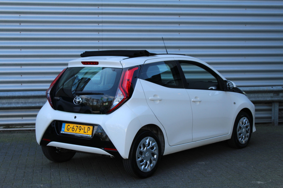 Toyota Aygo 1.0 VVT-i 73pk x-play limited Cabrio NL-Auto NAP 10 jaar Garantie Airco Camera Carplay CPV El. Ramen 1e Eigenaar