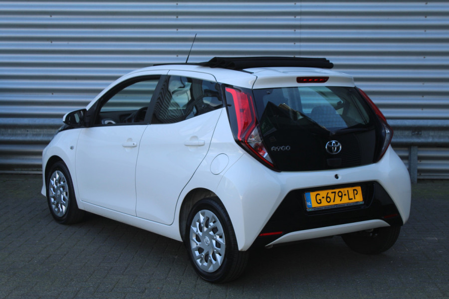Toyota Aygo 1.0 VVT-i 73pk x-play limited Cabrio NL-Auto NAP 10 jaar Garantie Airco Camera Carplay CPV El. Ramen 1e Eigenaar